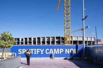 塞尔：巴萨因合同义务需尽快重返诺坎普，否则会影响赞助收入