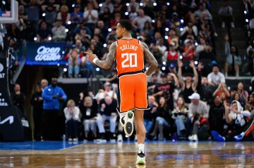 开云移动端-队记：快船目前无意交易科林斯的到期合同 也没有兜售博格丹