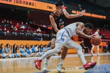 kaiyun应用-霍尔德爆砍50+ 助队拿下客场队史首胜！