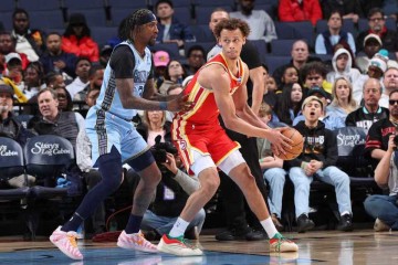 开云平台入口-老鹰险胜灰熊终结4连败：杰伦32+15+8 莫兰特23+12丢绝杀