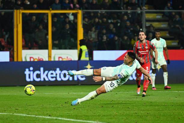 1674951477462000895.jpg 1460305929-612x612.jpg